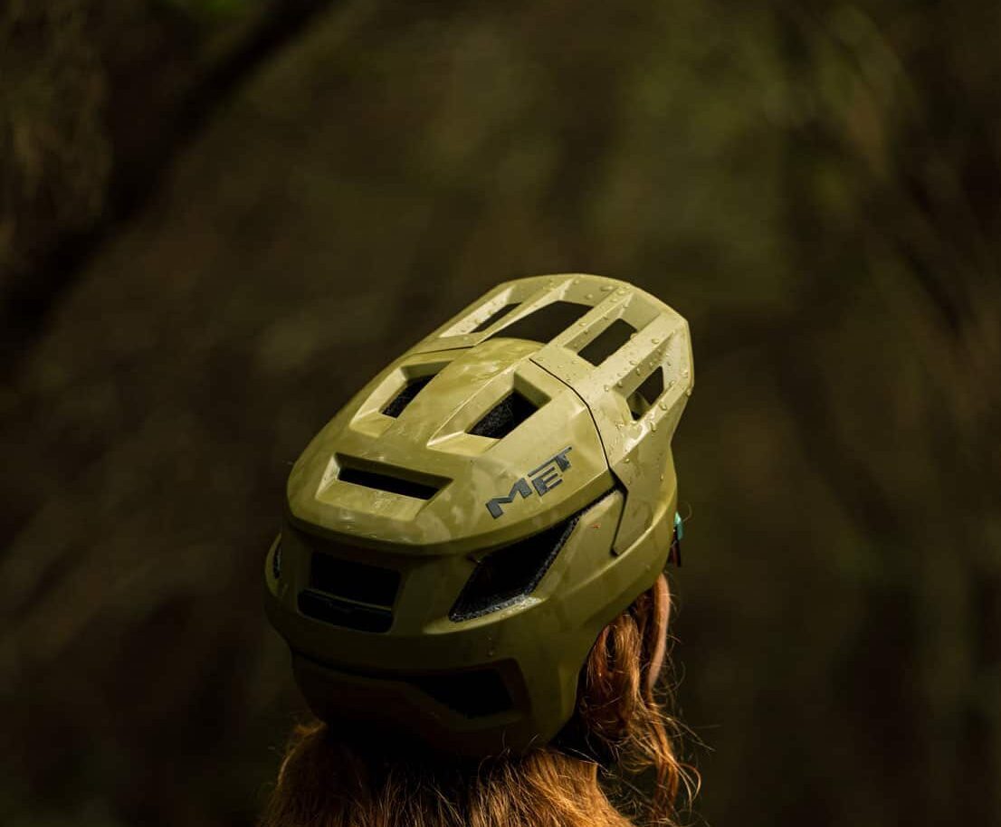 https://www.vojomag.com/app/uploads/2025/05/met shelter mtb helmet 16 e1746634931506.jpg