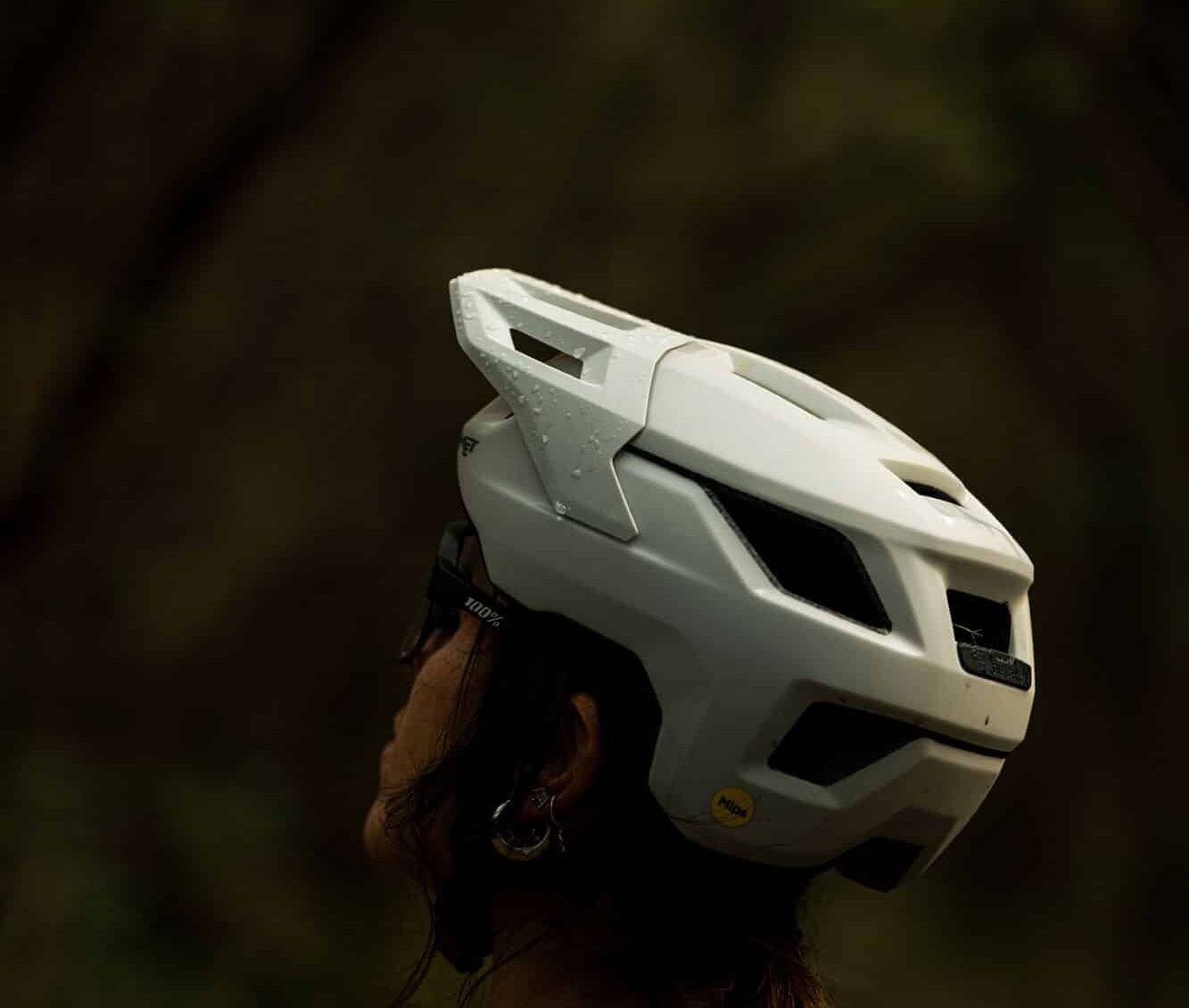 https://www.vojomag.com/app/uploads/2025/05/met shelter mtb helmet 16 e1746634931506.jpg